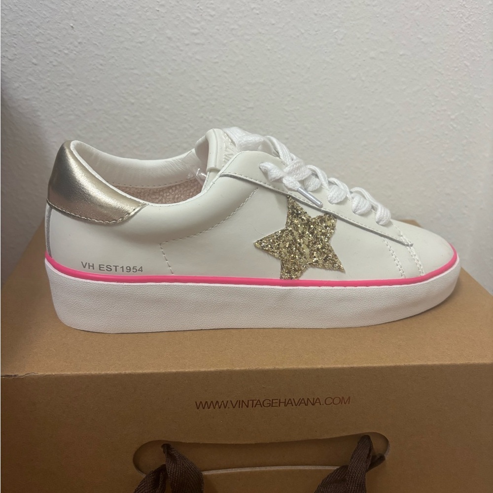 Vintage Havana Sneakers!